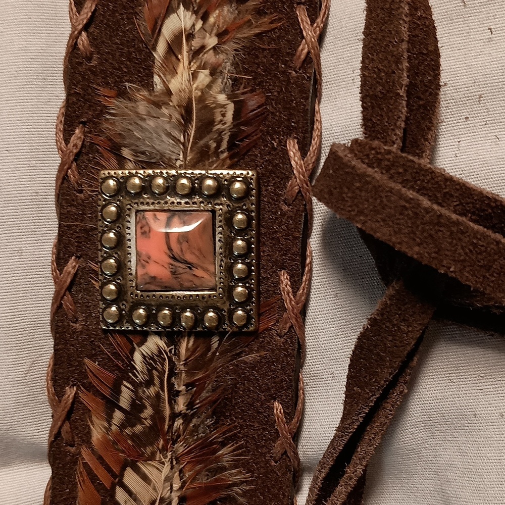 Express brown tie belt leather and feathers Size Large Marbled peach studs Rare - Picture 9 of 9